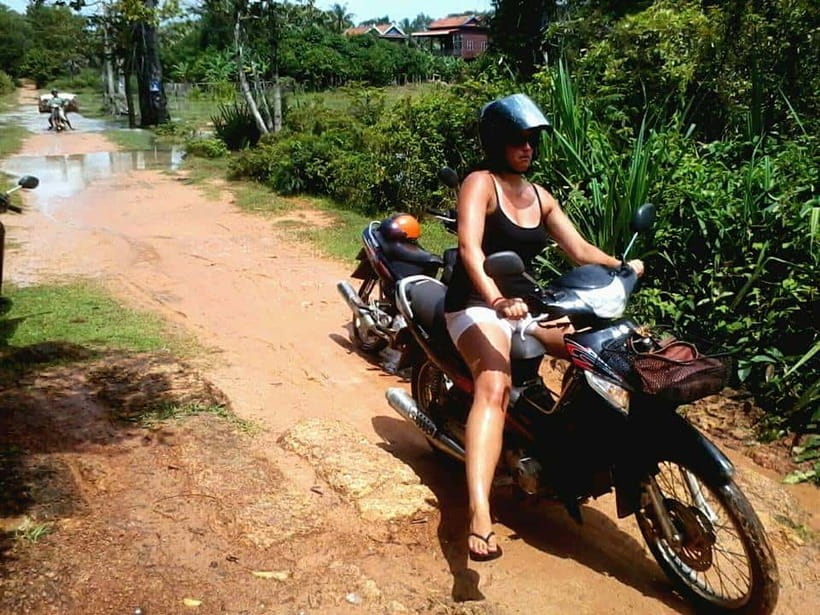 Siem Reap: 3-Hour Ancient Trails Motorbike Tour - Getting started with pickup and motorbike training