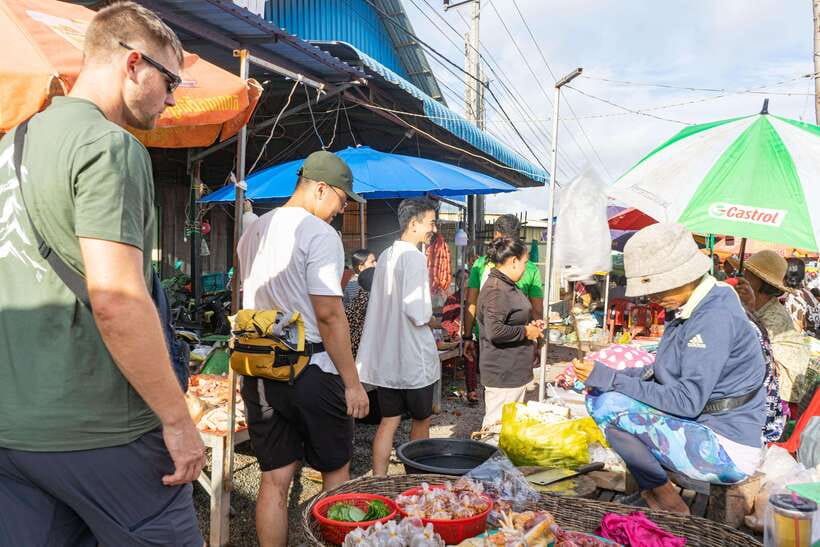 Siem Reap: Afternoon Cooking Class & Village Tour - A village visit before the cooking starts