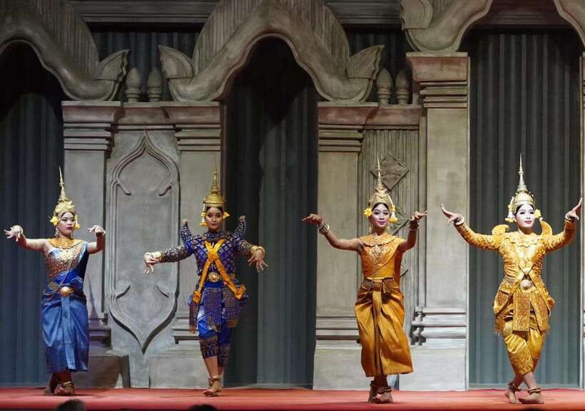 Siem Reap: Amazon Angkor Buffet Traditional Fairy Dance Show - Khmer dancing in a large performance room