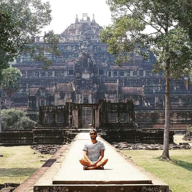 Siem Reap: Angkor 1-Day Private Tour with Sunset or Sunrise - Clothing, walking, and who should book