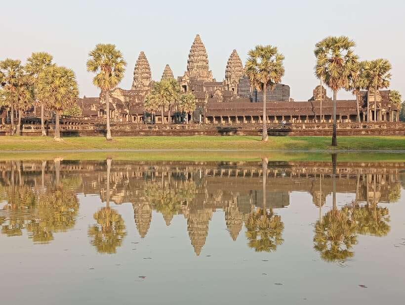 Siem Reap: Angkor Full-Day Group Tour with Japanese Guide - Sunrise: beautiful light, early alarm