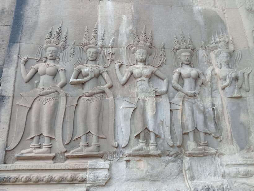 Siem Reap: Angkor Full-Day Group Tour with Japanese Guide - Transport, group size, and comfort