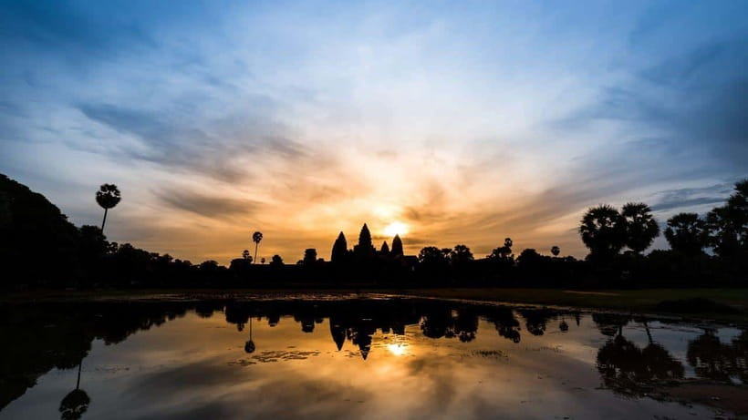 Siem Reap: Angkor Sunrise 1- or 2-Day Guided Temples Tour - What the $19 tour price really covers
