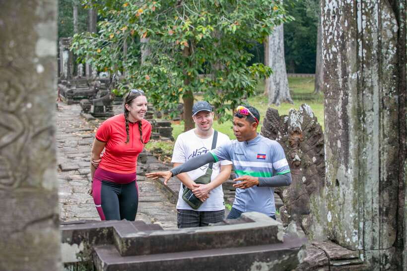 Siem Reap: Angkor Sunrise 2 Days Guided Bike Tour - Why this bicycle tour works well at Angkor