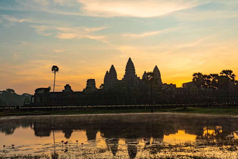 Siem Reap: Angkor Sunrise 2 Days Guided Bike Tour - Breakfast, then the sandy trails behind Angkor Wat