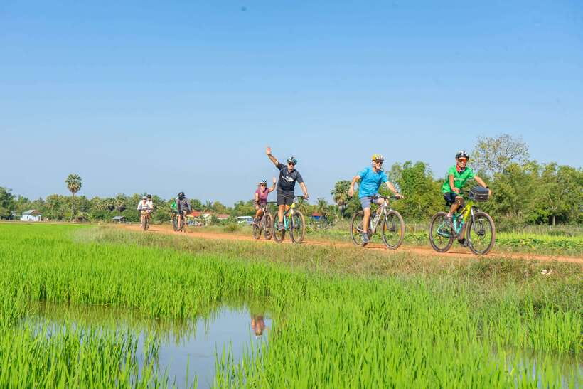 Siem Reap: Angkor Sunrise 2 Days Guided Bike Tour - A Cambodian lunch and a needed afternoon break