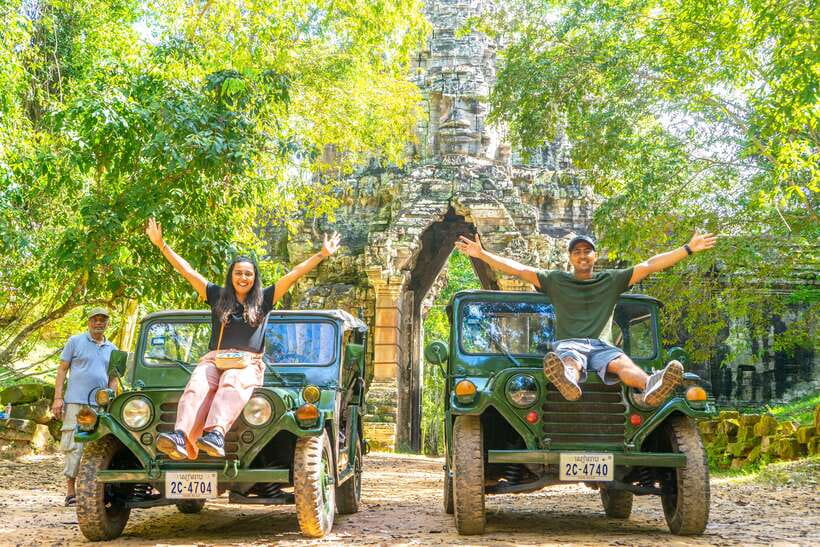 Siem Reap: Angkor Sunrise Jeep Tour / SUV Car Available - Bayon and the royal center of Angkor Thom