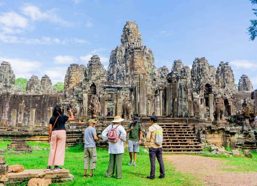 Siem Reap: Angkor Sunrise Jeep Tour / SUV Car Available - Lunch by Srah Srang and the ride home