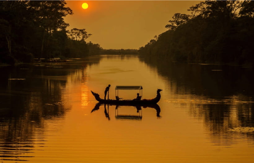 Siem Reap: Angkor Sunset Bike & Boat Tour /E-Bike Available - Angkor’s roads after the crowds thin