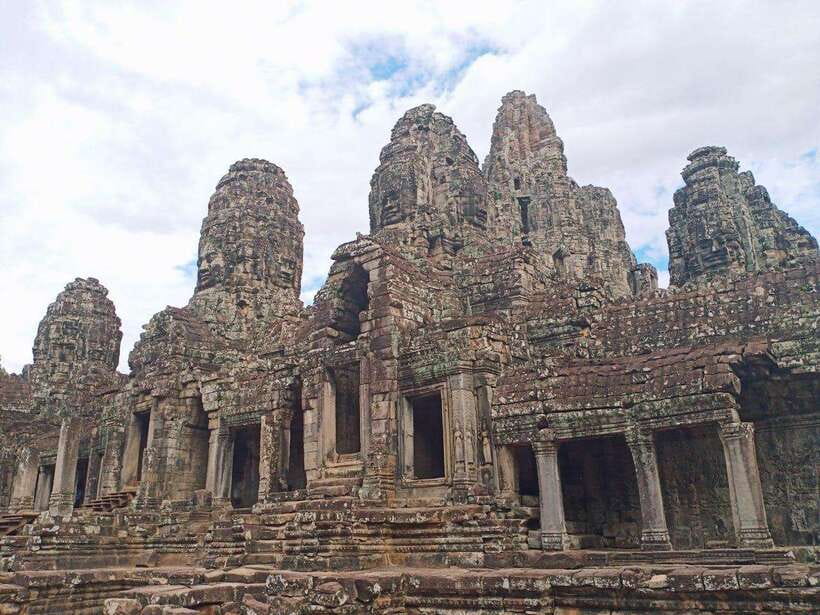 Siem Reap: Angkor Wat, Angkor Thom, and Banteay Srei Tour - Lunch beside Srah Srang breaks up the heat
