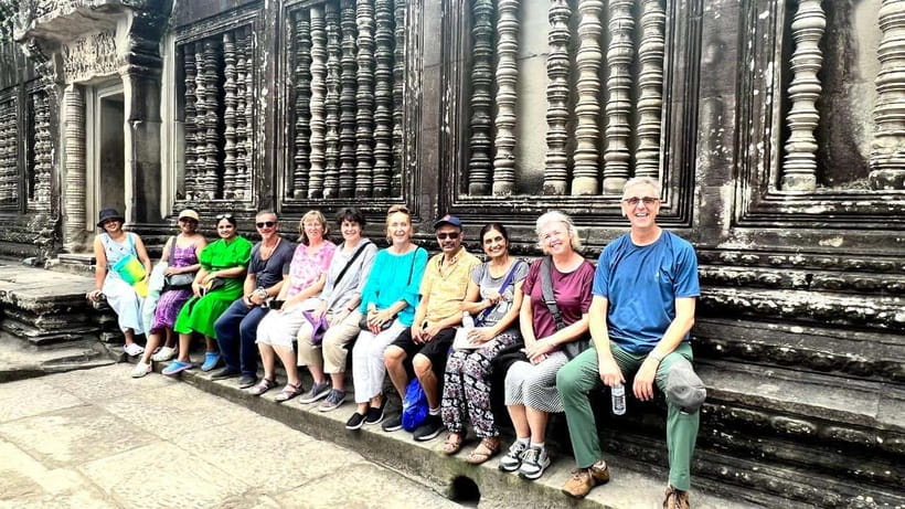 Siem Reap: Angkor Wat, Bayon & Ta Prohm Guided Tour - Lunch between the major temple visits