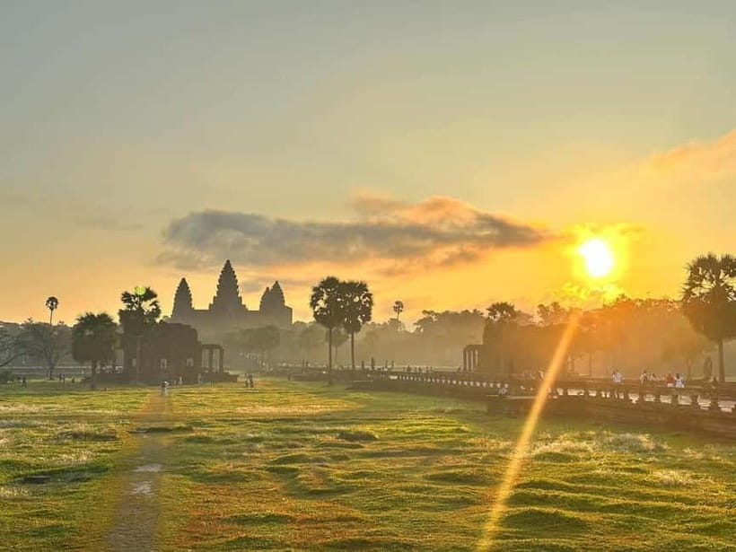 Siem Reap: Angkor Wat Private Tour with Sunrise - Angkor Thom connects the royal monuments