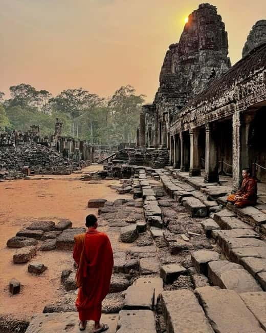 Siem Reap: Angkor Wat Private Tour with Sunrise - Guides, drivers, and the value of a private group