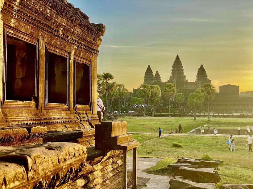 Siem Reap: Angkor Wat Private Tuk-Tuk Tour - Bayon’s stone faces and Angkor Thom’s scale