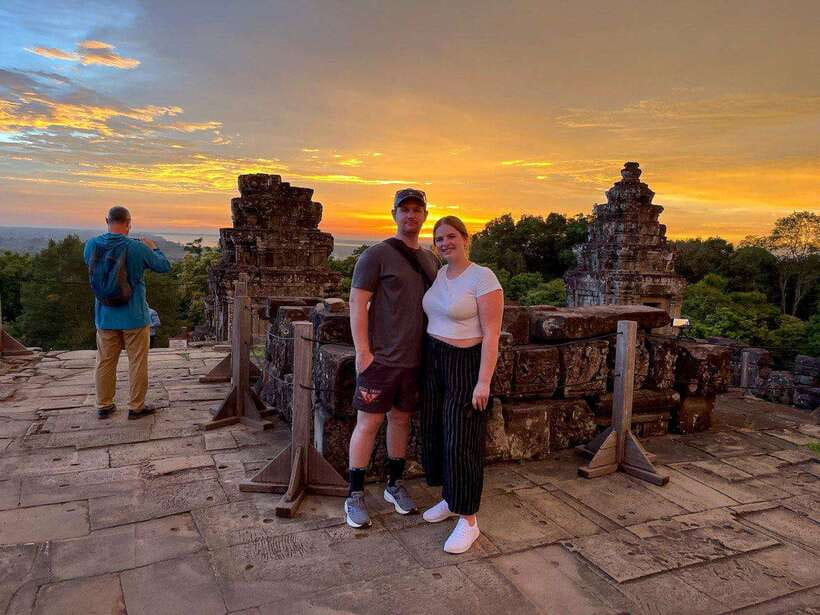 Siem Reap: Angkor Wat Small-Group Day Tour and Sunset - Key points at a glance