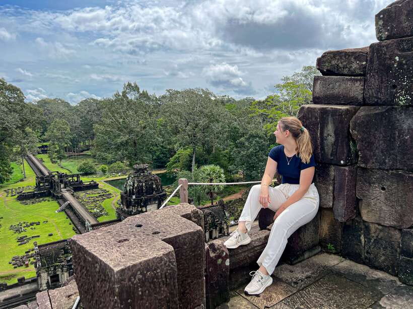 Siem Reap: Angkor Wat Small-Group Day Tour and Sunset - Phnom Bakheng and the final climb