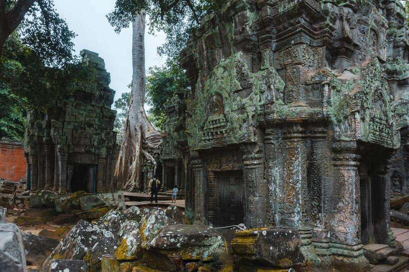 Siem Reap: Angkor Wat Small-Group Full Day Tour and Sunset - Lunch and palm sugar in Phum Preah Dak