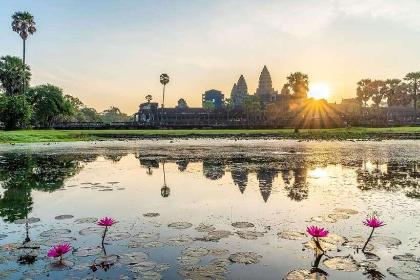 Siem Reap: Angkor Wat: Small-Group Sunrise or Sunset Tour - Booking flexibility and practical details