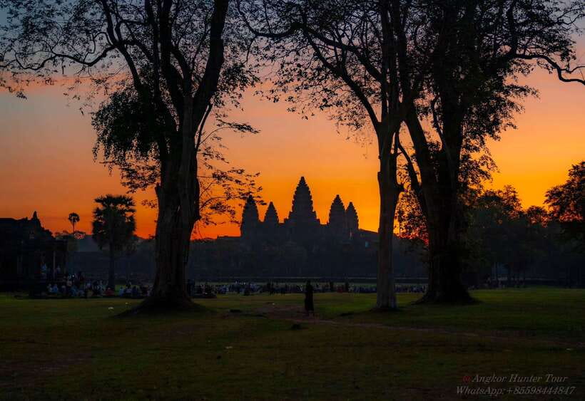 Siem Reap: Angkor Wat: Small-Group Sunrise Tour - Why sunrise at Angkor Wat is worth the alarm