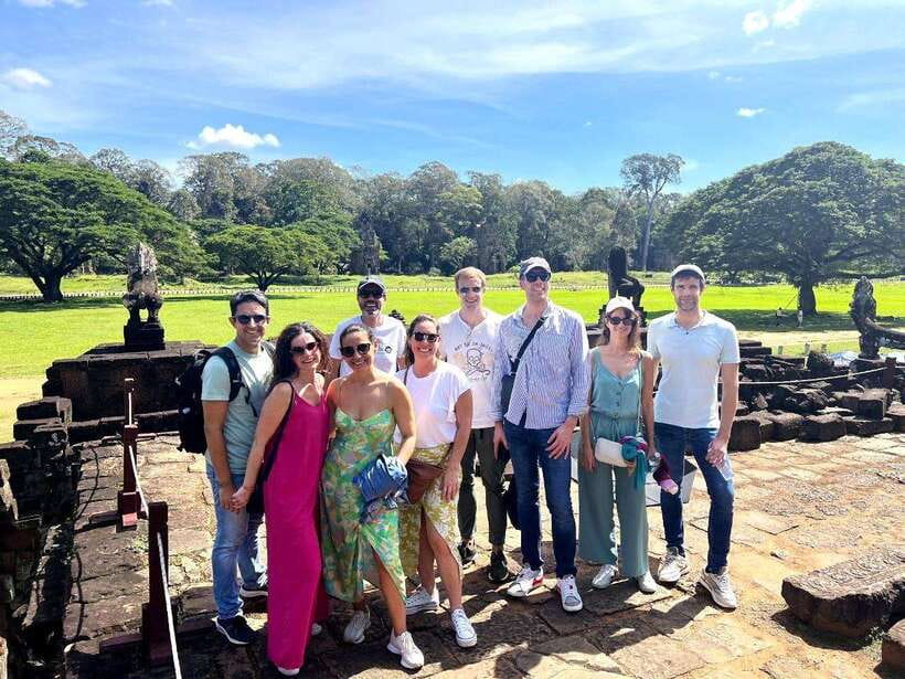 Siem Reap: Angkor Wat: Small-Group Sunrise Tour - Srah Srang provides a needed pause after the first temple