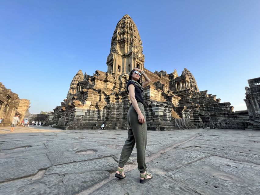 Siem Reap: Angkor Wat Small-Group Sunrise Tour & Breakfast - Ta Prohm and the power of the jungle