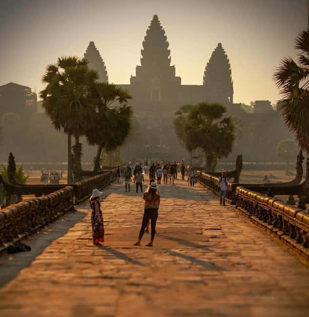 Siem Reap: Angkor Wat Small Group Tour with Spanish Guide - The two-day plan adds detail without rushing