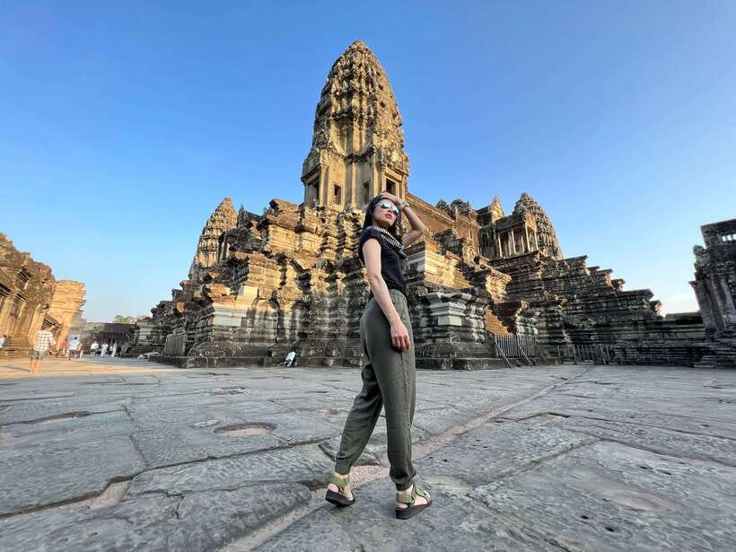 Siem Reap: Angkor Wat Sunrise and Market Tour by Jeep - What the private jeep setup adds