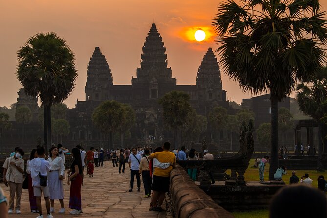 Siem Reap: Angkor Wat Sunrise & Explore Angkor Temples With Guide - Ta Prohm and the jungle ruins