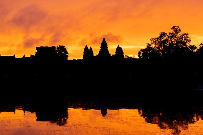 Siem Reap: Angkor Wat Sunrise & Explore Angkor Temples With Guide - The 4:50 am departure and private tuk-tuk