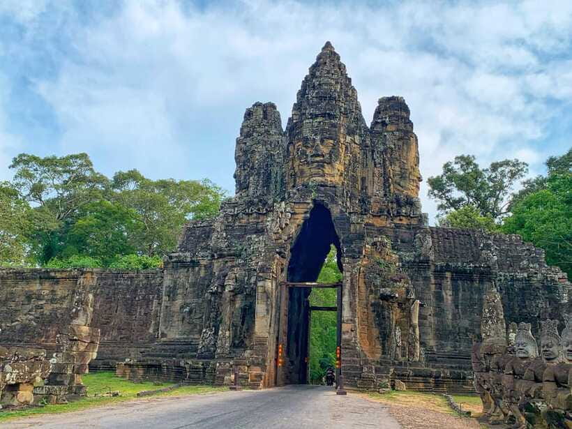 Siem Reap: Angkor Wat Sunrise for Group or Private Tours - What the Guide Adds to the Day