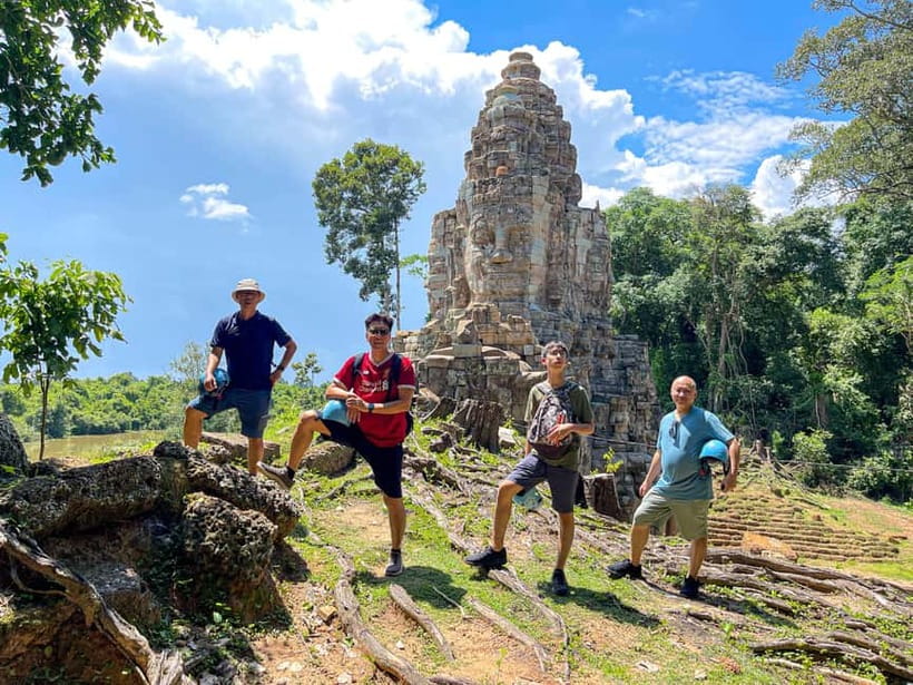 Siem Reap: Angkor Wat Sunrise Small Group tour and Breakfast - The royal terraces and the final temple views