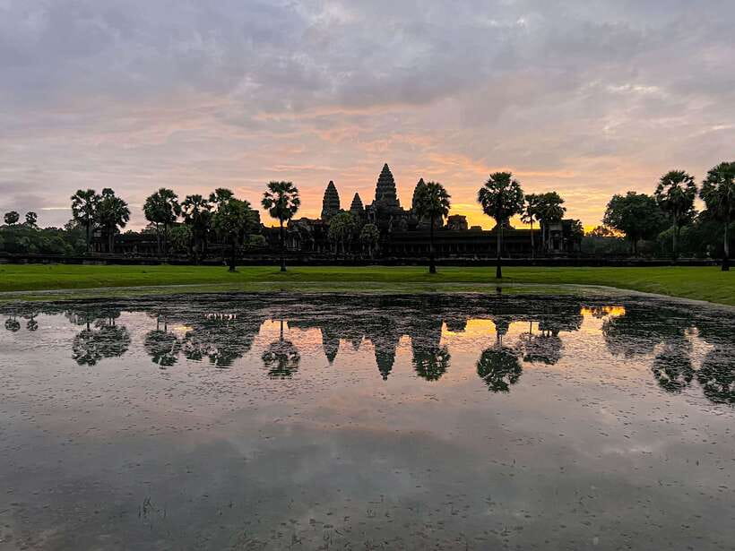 Siem Reap: Angkor Wat Sunrise Small Group tour and Breakfast - What the transport and group size really mean