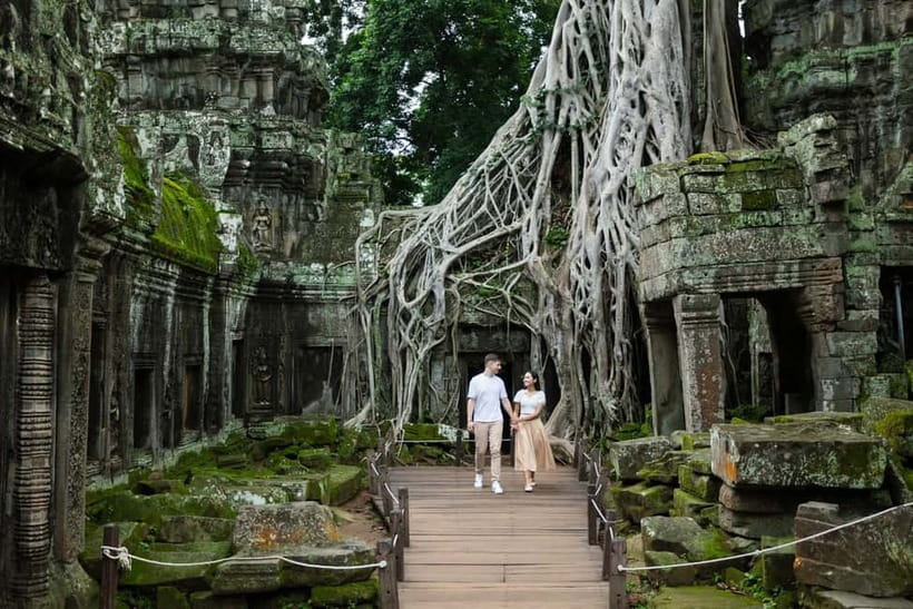 Siem Reap: Angkor Wat Sunrise Small Group tour and Breakfast - Breakfast beside Srah Srang and palm cake in Preah Dak