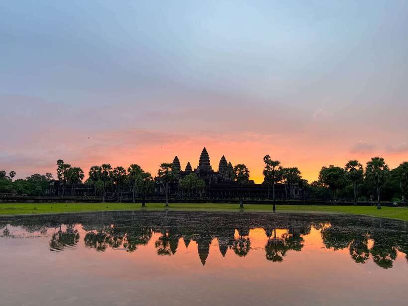 Siem Reap: Angkor Wat Sunrise Tour via Tuk Tuk & Breakfast - Key points to know before booking
