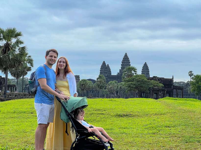 Siem Reap: Angkor Wat Sunrise Tour via Tuk Tuk & Breakfast - Breakfast at a family restaurant and Preah Dak village