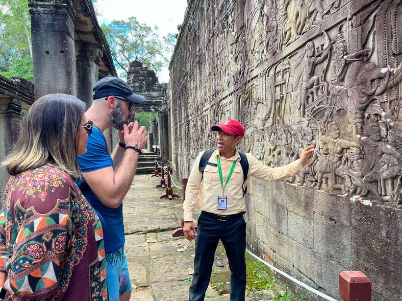 Siem Reap: Angkor Wat Sunrise Tour via Tuk Tuk & Breakfast - Bayon’s stone faces and Victory Gate