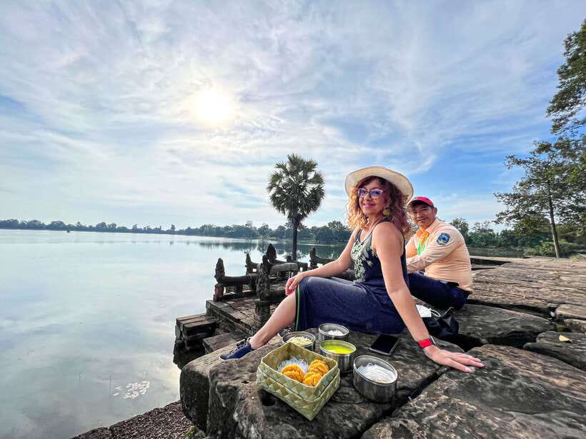Siem Reap: Angkor Wat Sunrise Tour via Tuk Tuk & Breakfast - A local market in Siem Reap