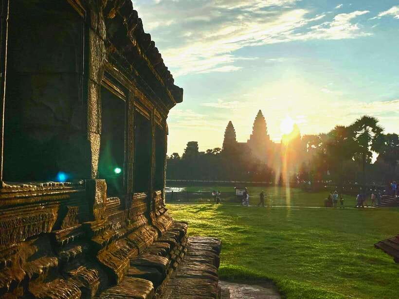 Siem Reap: Angkor Wat Sunrise Tour With Small Group - Key things to know before sunrise