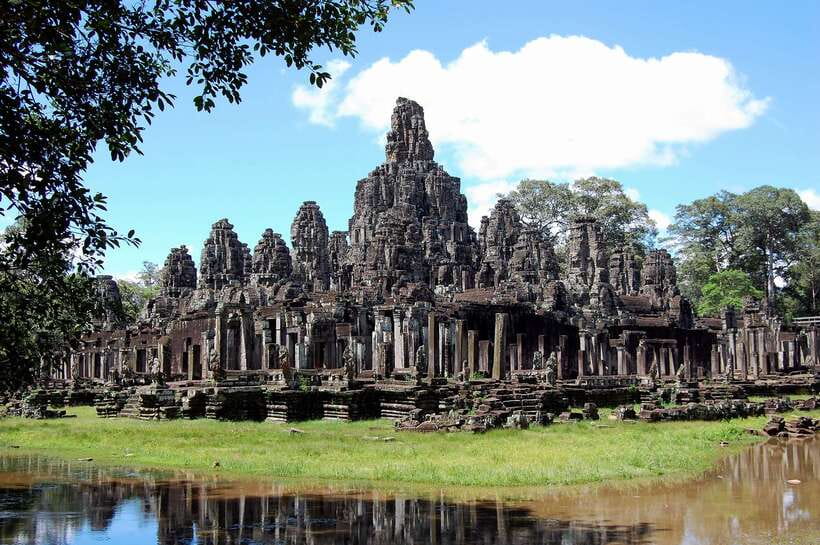 Siem Reap: Angkor Wat Tour Explore The Most Iconic Temples - Banteay Kdei, a quieter pause among the ruins
