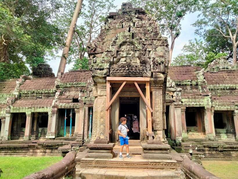 Siem Reap: Angkor Wat Tour Explore The Most Iconic Temples - Bayon and its many calm stone faces