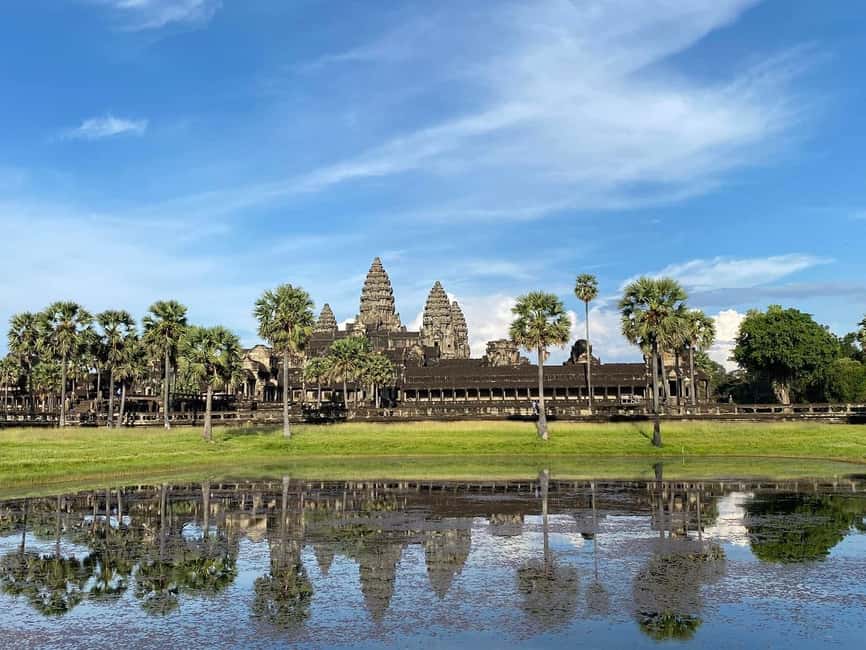 Siem Reap: Angkor Wat Tour with French-Speaking Guide - Lunch near the monuments