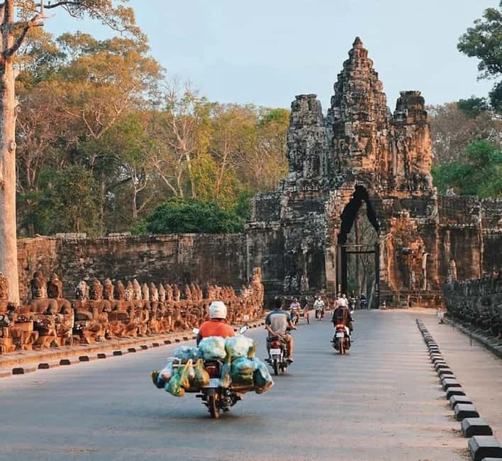 Siem Reap: Angkor Wat Tour with Italian-Speaking Guide - Day 1: Angkor Thom, Bayon, and the royal center