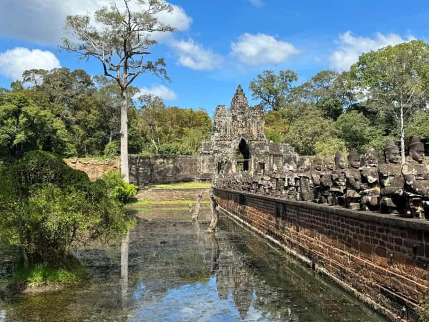 Siem Reap: Angkor Wat Tour with Italian-Speaking Guide - Banteay Srei and the finest small-scale carving