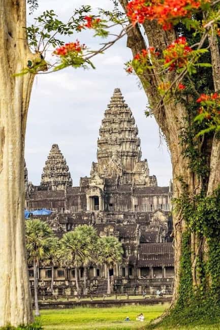 Siem Reap: Angkor Wat Tour with Italian-Speaking Guide - Transport, timing, and small comforts