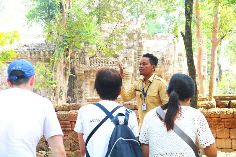 Siem Reap: Angkor Wat with German or English Guided Tour - The terraces and a quieter look at Angkor Thom