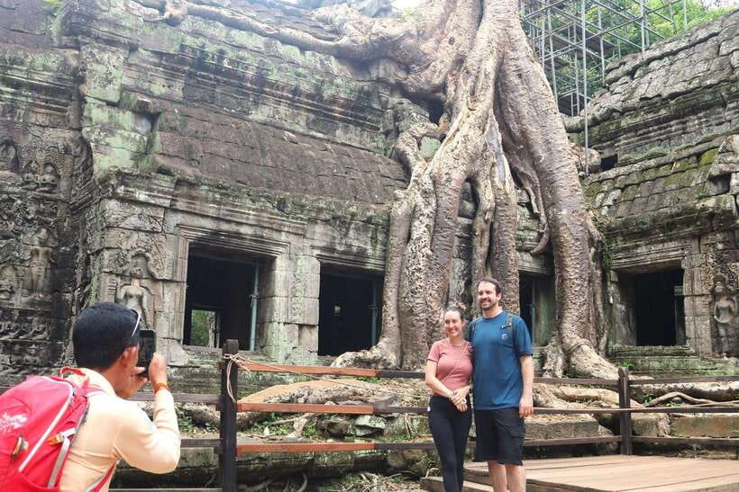 Siem Reap: Angkor Wat with German or English Guided Tour - Srah Srang and the midday pause