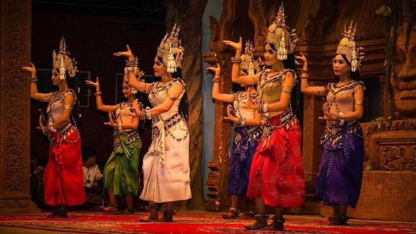 Siem Reap: Apsara Dance Show and Dinner with Hotel Pickup - The ride from your hotel sets the tone