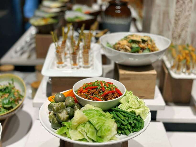 Siem Reap: Apsara Dance Show and Dinner with Hotel Pickup - The theatre is comfortable, but not always intimate