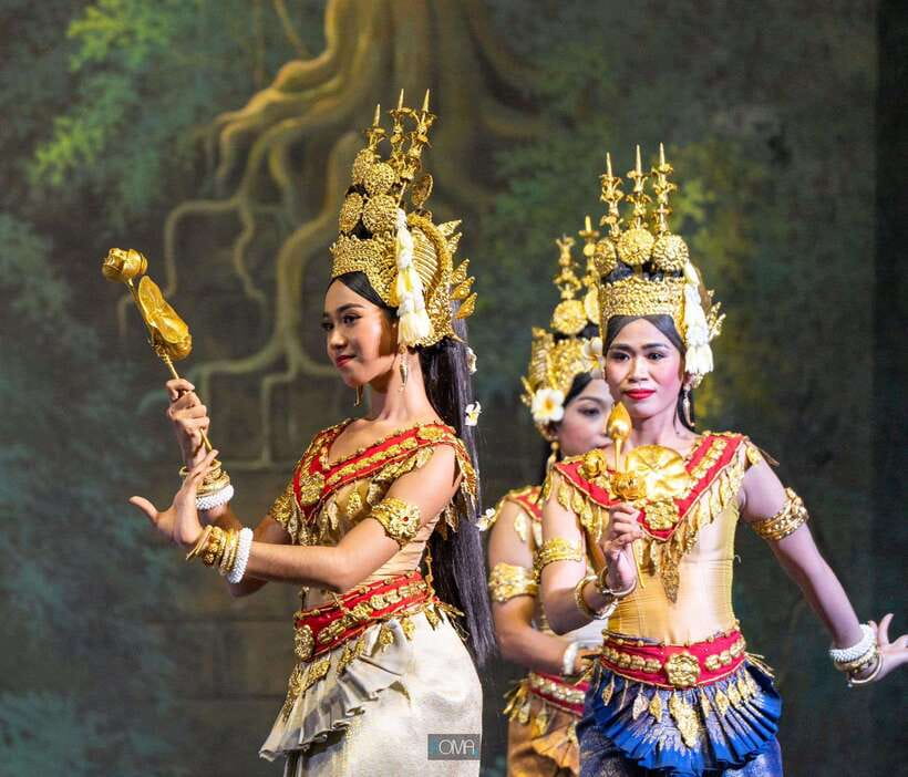 Siem Reap: Apsara Dance Show with Buffet Dinner & Tuk-Tuk... - From hotel lobby to tuk-tuk ride