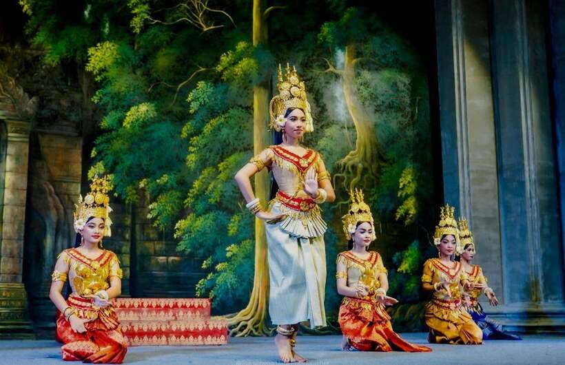 Siem Reap: Apsara Dance Show with Buffet Dinner & Tuk-Tuk... - Taking your seat for Apsara dance